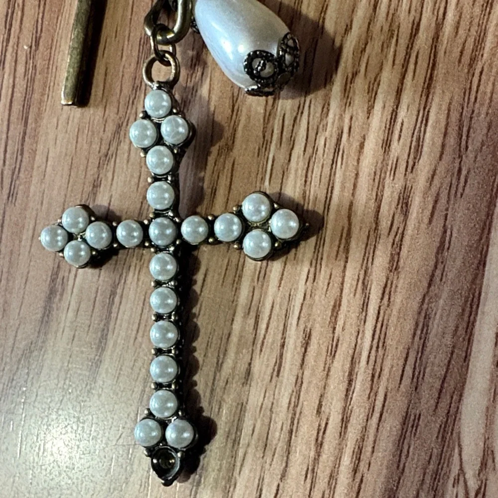 VCLM VINTAGE FAUX PEARL GOLD-TONE CROSS PENDANTS NECKLACE 29